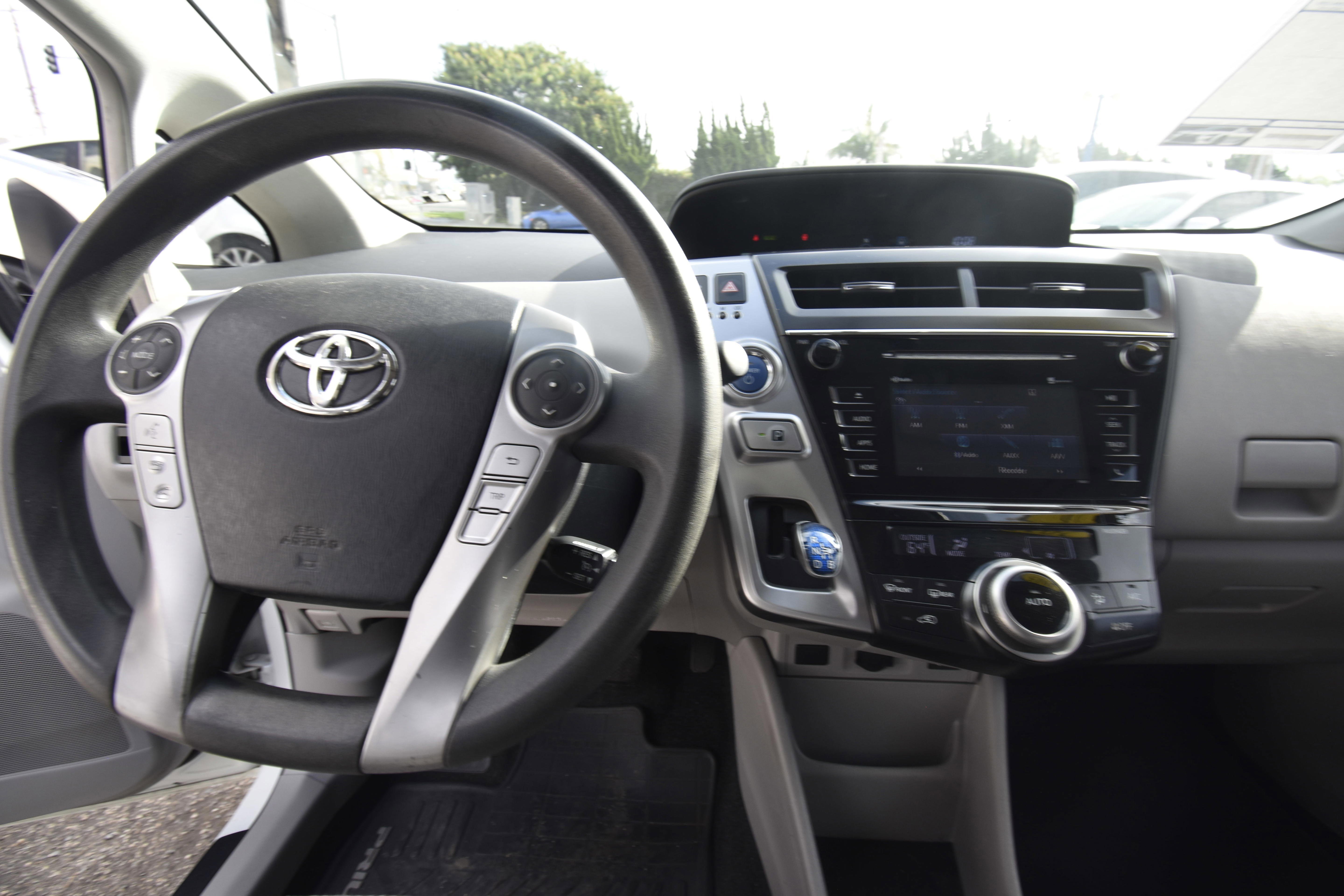 Used 2013 Toyota Prius V Three FWD image 7