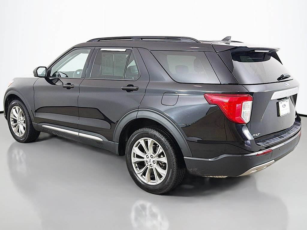 Used 2024 Ford Explorer XLT w/ Equipment Group 202A AWD/4WD image 9
