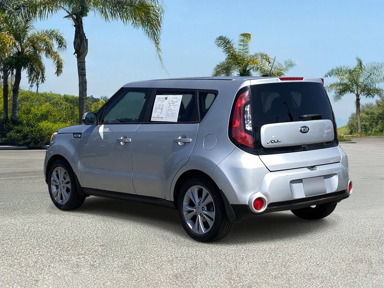 Used 2016 Kia Soul ! FWD image 3