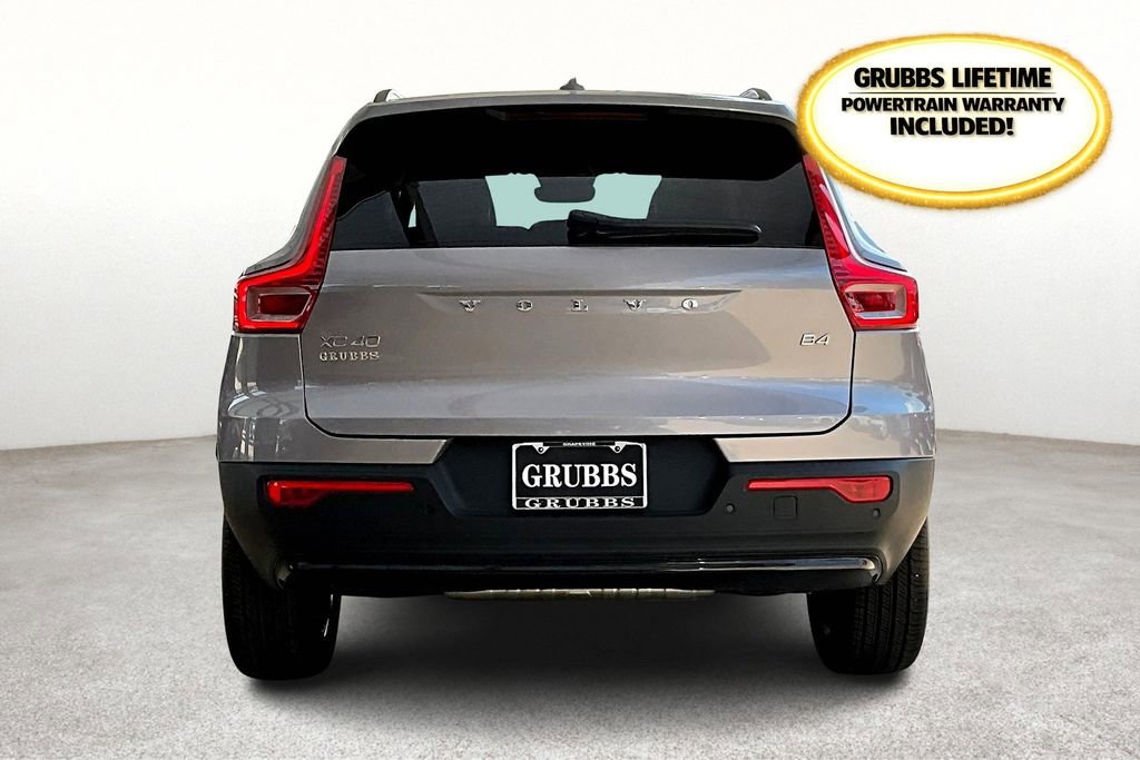 New 2026 Volvo XC40 B4 Core w/ Climate Package image 7