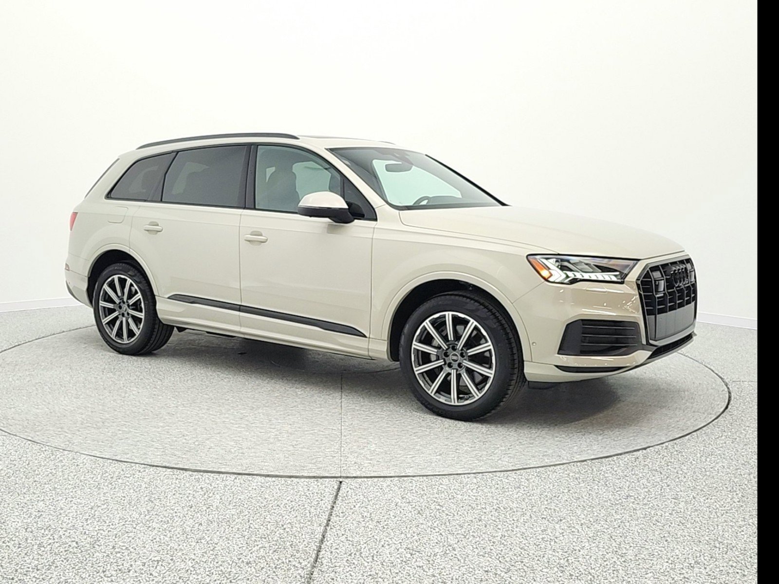 Used 2023 Audi Q7 2.0T Premium Plus w/ Premium Plus Package image 3