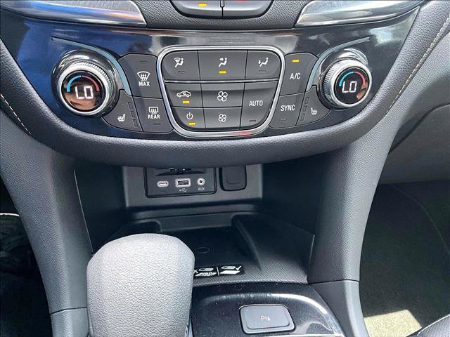Used 2024 Chevrolet Equinox Premier FWD image 24