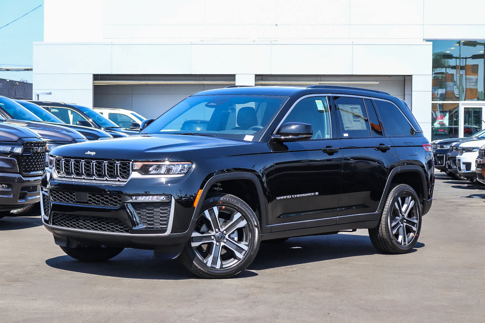 New 2027 Jeep Grand Cherokee Limited AWD/4WD image 1