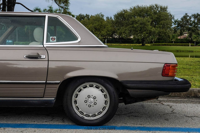 Used 1988 Mercedes-Benz 560 SL image 5