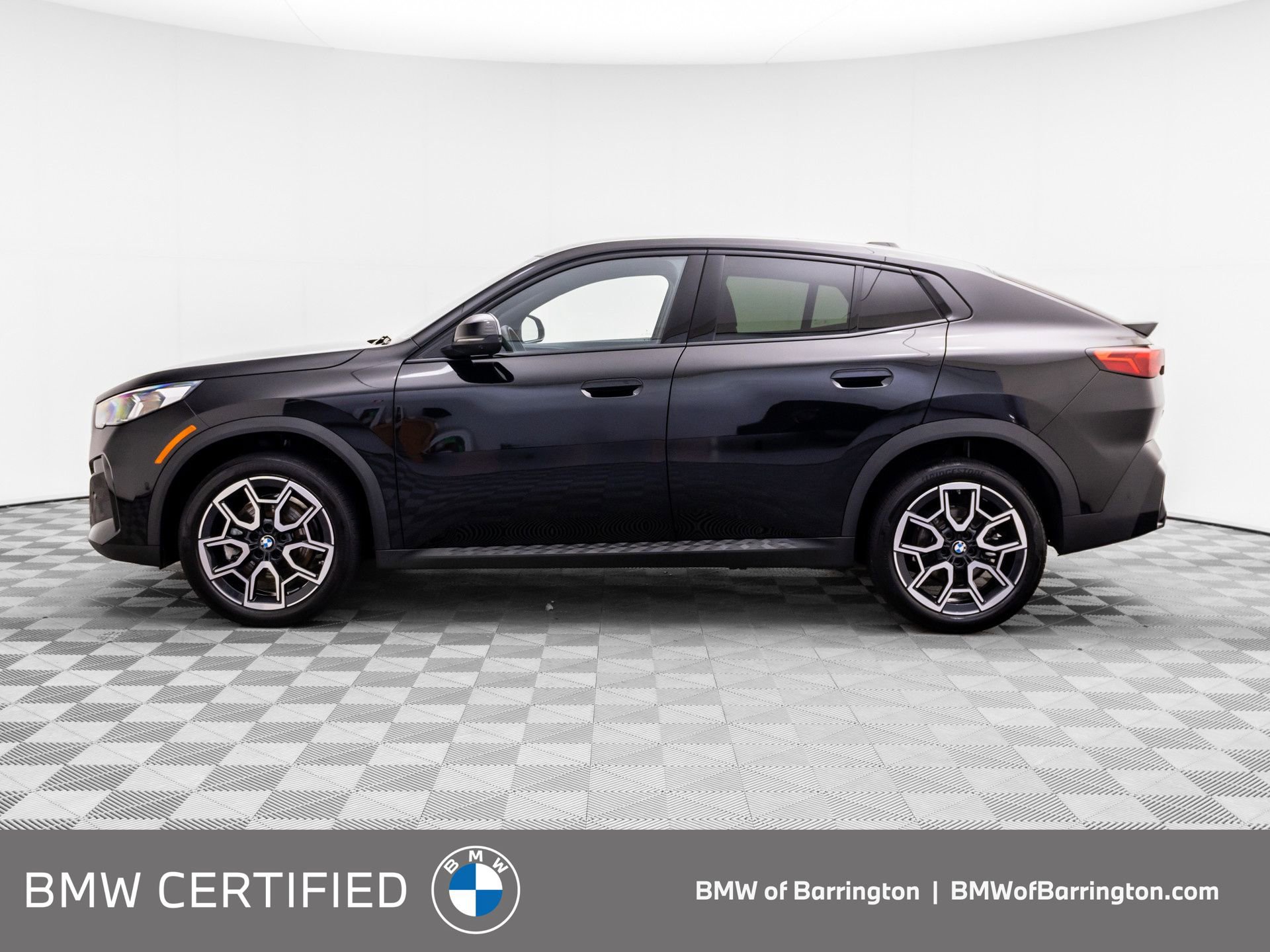 Certified 2025 BMW X2 xDrive28i image 2