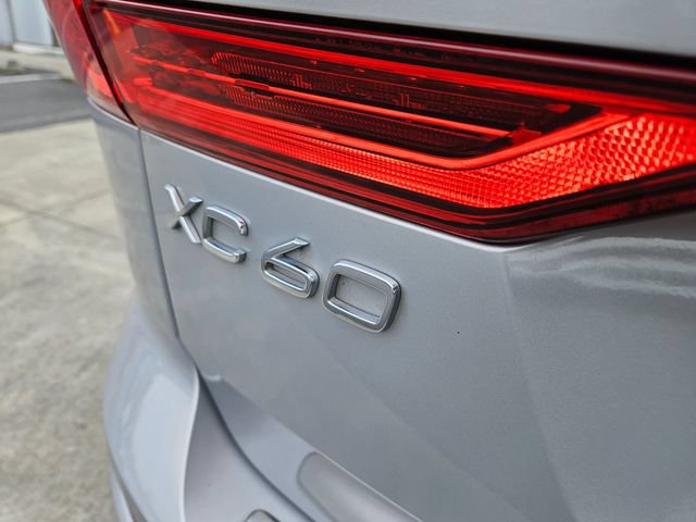 Certified 2023 Volvo XC60 B6 Ultimate w/ Protection Package Premier AWD/4WD image 11