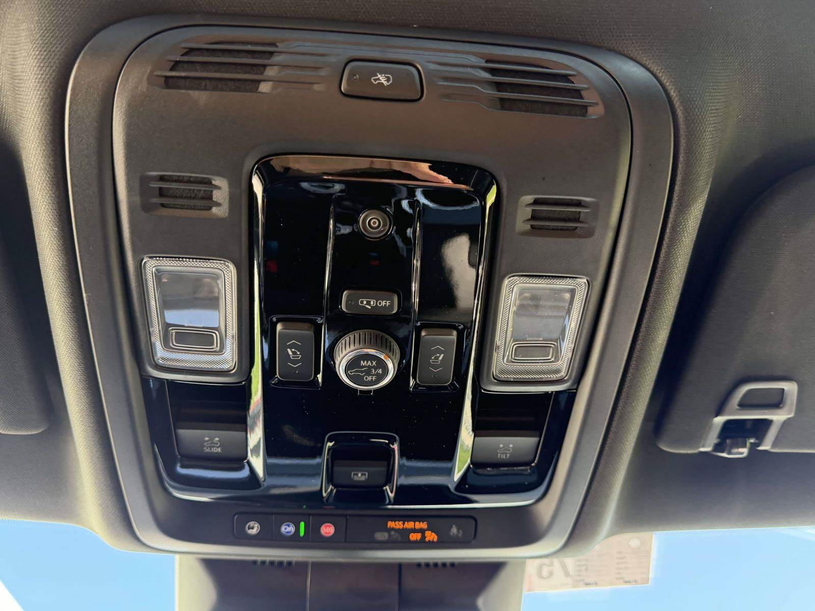 Certified 2025 Cadillac Escalade Sport w/ LPO, ONYX Package AWD/4WD image 29