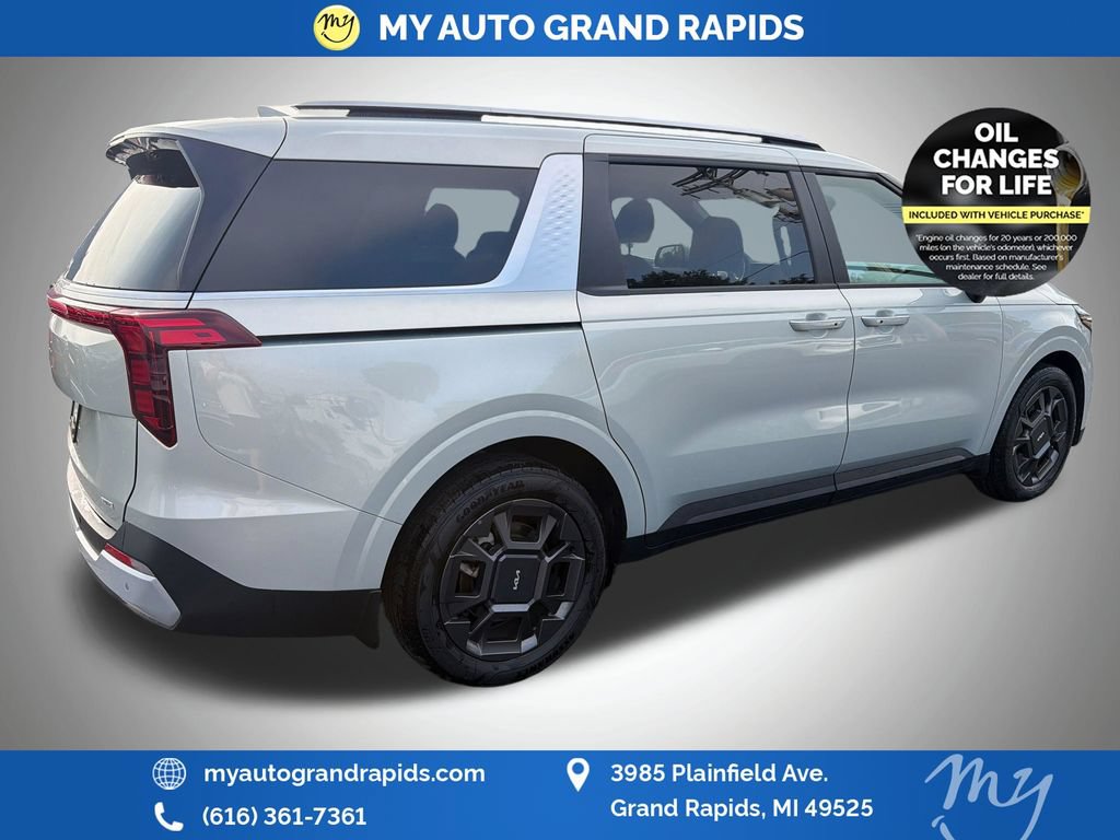 Used 2025 Kia Carnival EX FWD image 7