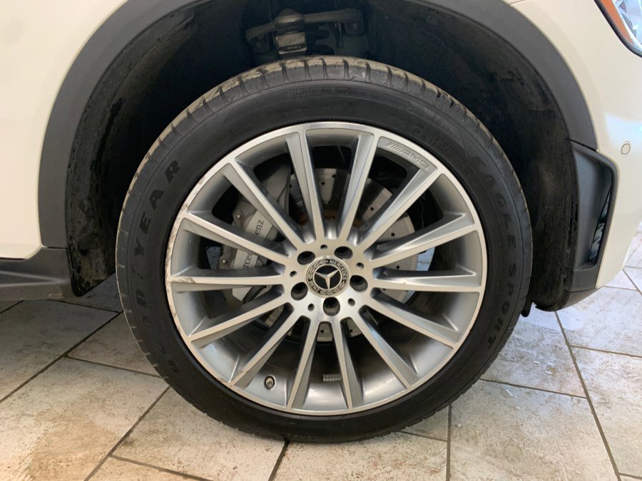 Used 2022 Mercedes-Benz GLC 300 4MATIC Coupe image 9