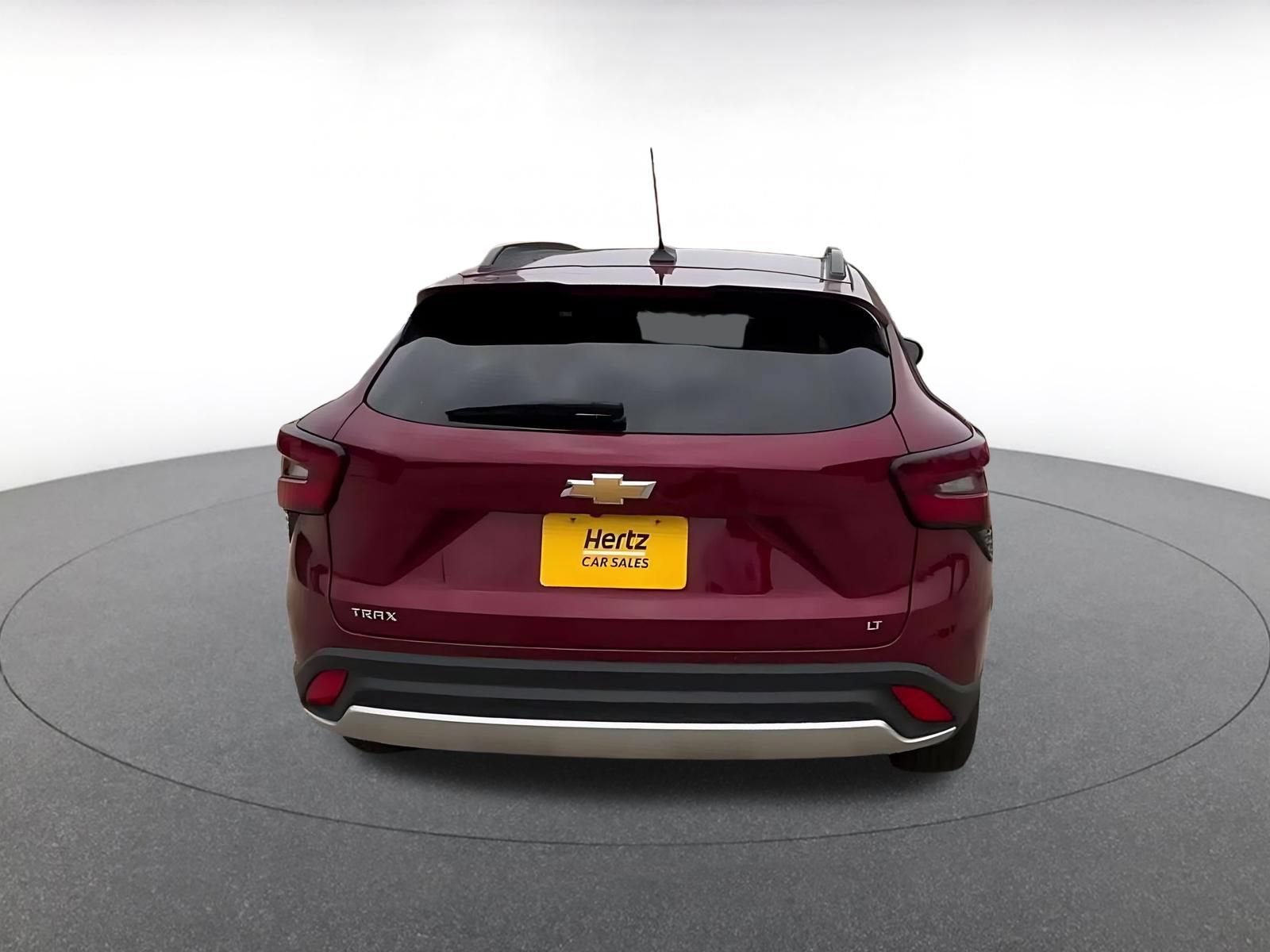 Used 2025 Chevrolet Trax LT FWD image 12
