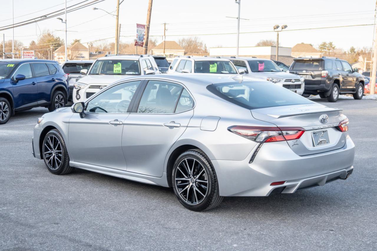 Used 2024 Toyota Camry SE image 8