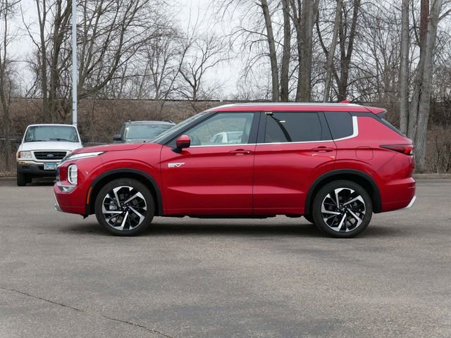 Used 2025 Mitsubishi Outlander SEL image 3