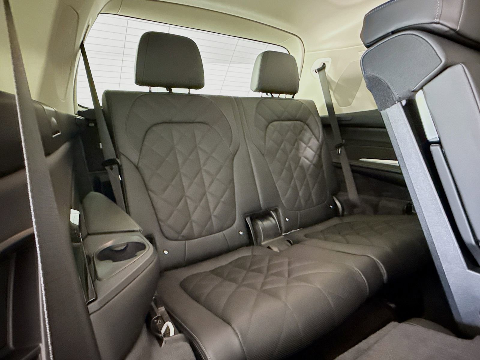 Used 2026 BMW X7 xDrive40i w/ Premium Package image 29