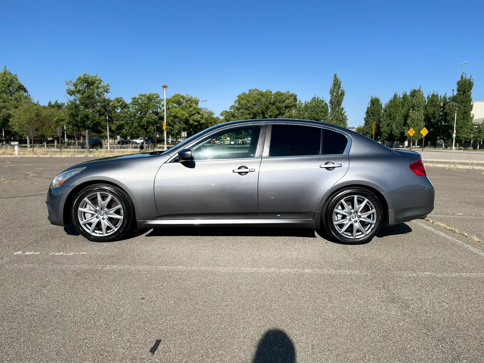 Used 2010 INFINITI G37 Journey w/ Premium Pkg RWD image 8