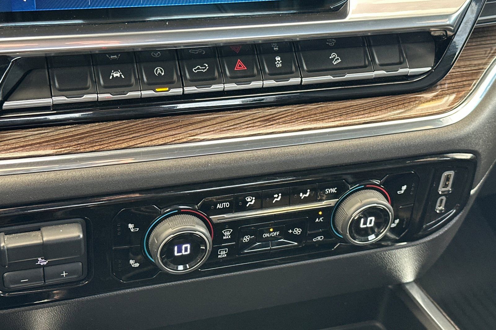 Used 2023 Chevrolet Silverado 1500 LT Trail Boss w/ Protection Package image 20