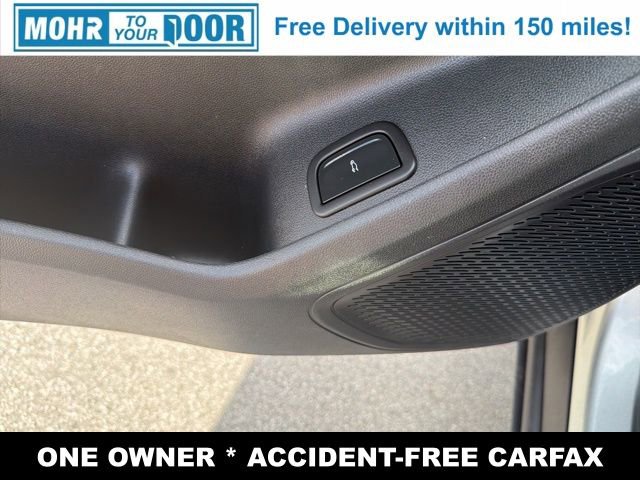 Used 2025 Chevrolet Traverse LT image 12