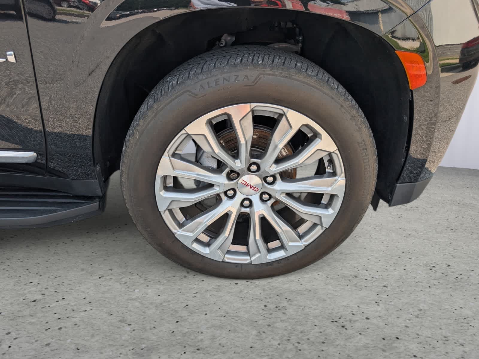 Used 2023 GMC Yukon XL Denali AWD/4WD image 10