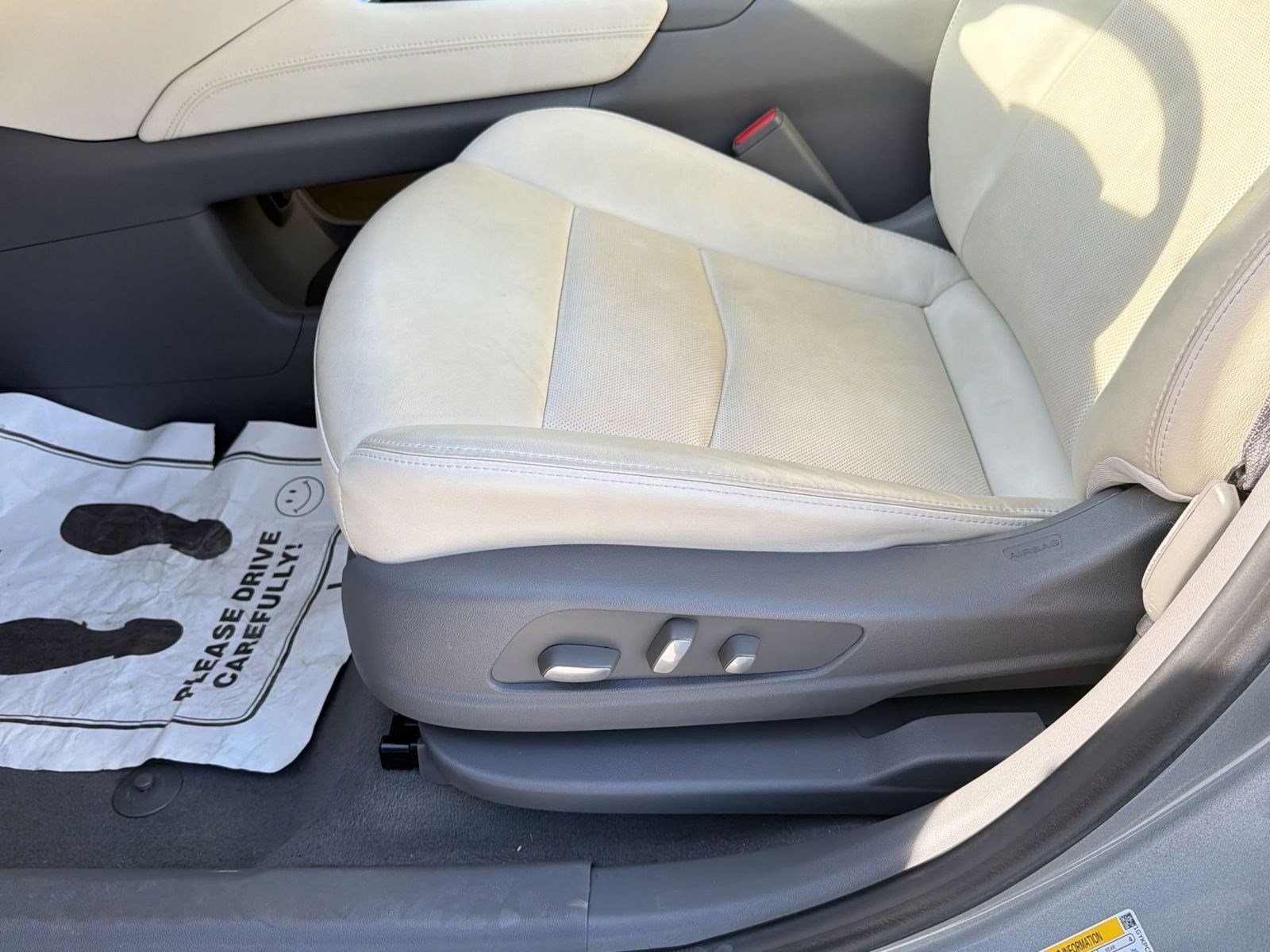 Used 2023 Cadillac XT6 Premium Luxury image 14