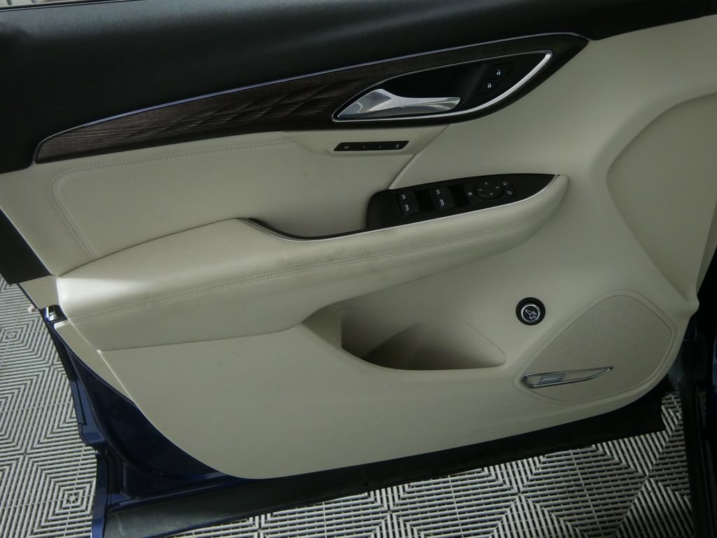 Used 2023 Buick Envision Avenir AWD/4WD image 14