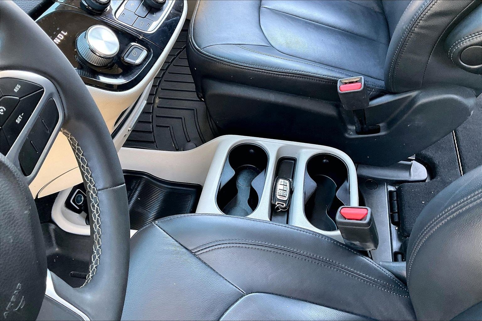 Certified 2022 Chrysler Voyager LX w/ Fleet Security Group image 14