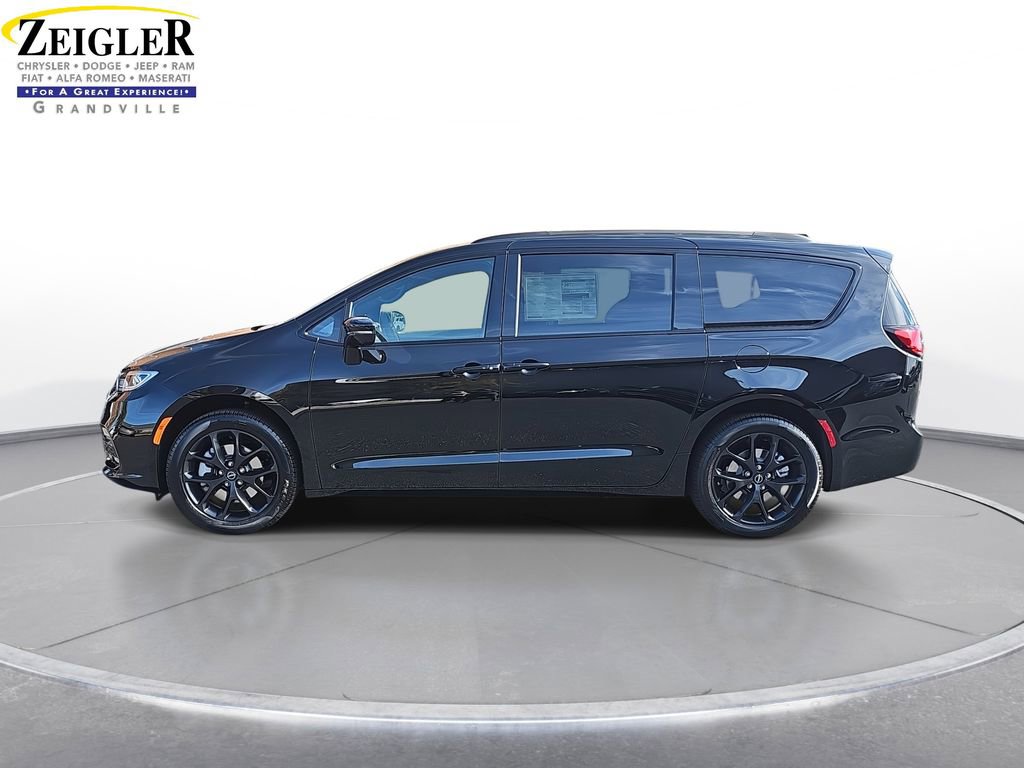 New 2026 Chrysler Pacifica Limited w/ S Appearance Package image 8