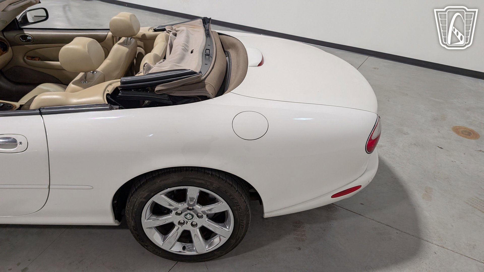 Used 2003 Jaguar XK8 Convertible image 32