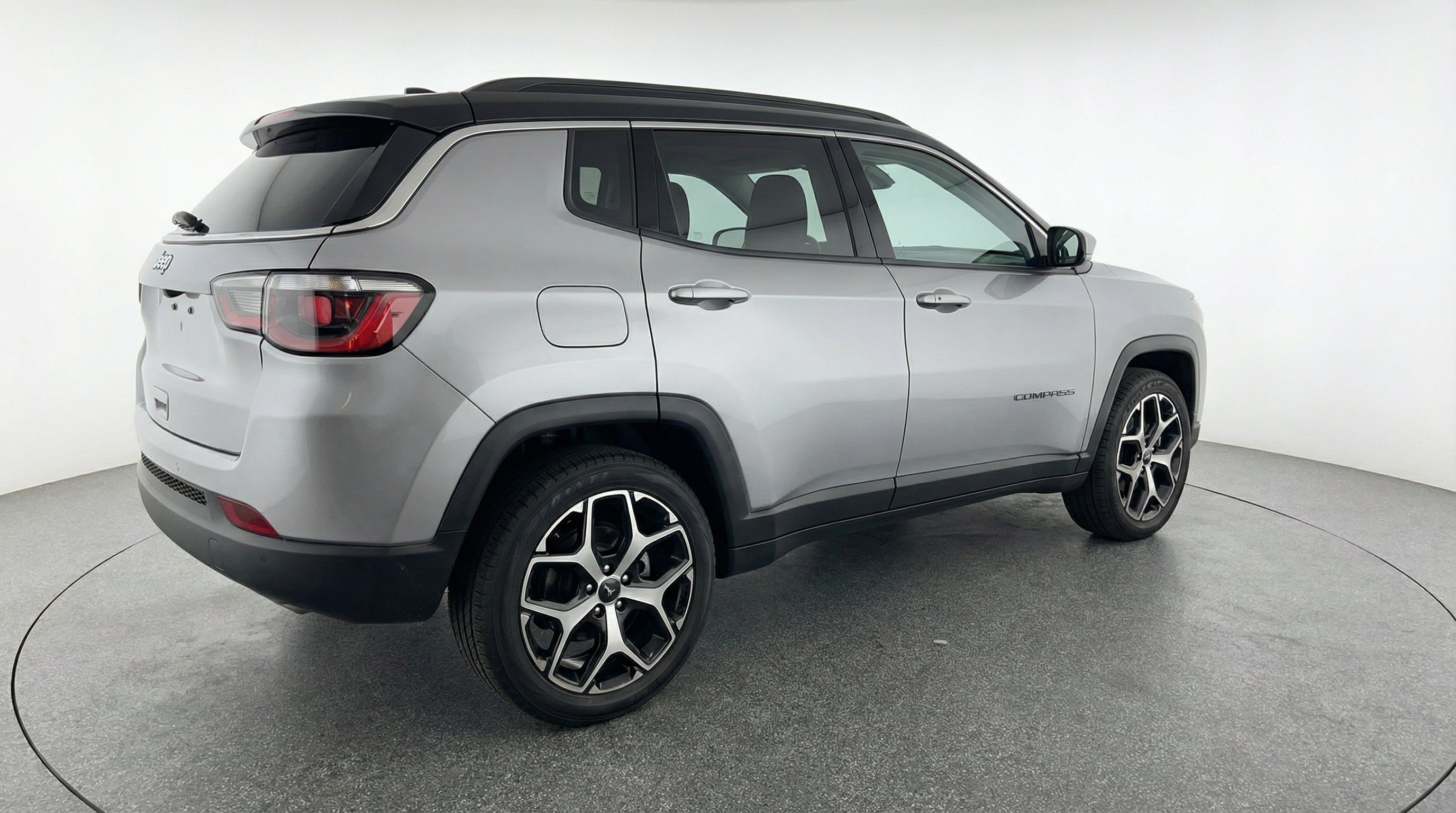 Used 2025 Jeep Compass Limited AWD/4WD image 9