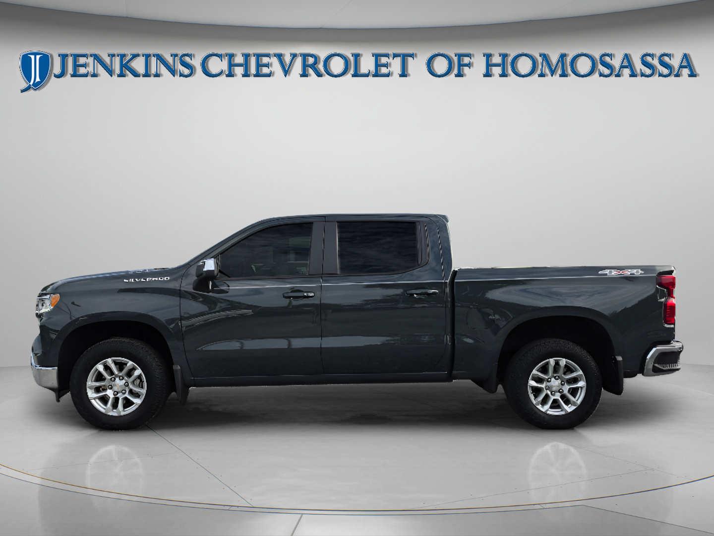 Used 2025 Chevrolet Silverado 1500 LT w/ Convenience Package II AWD/4WD image 9