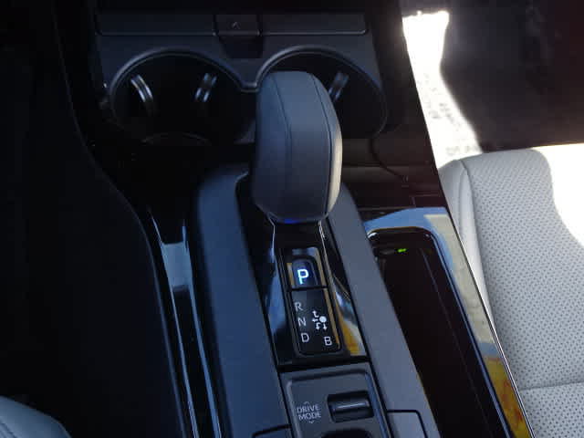 Used 2024 Toyota Prius FWD image 33