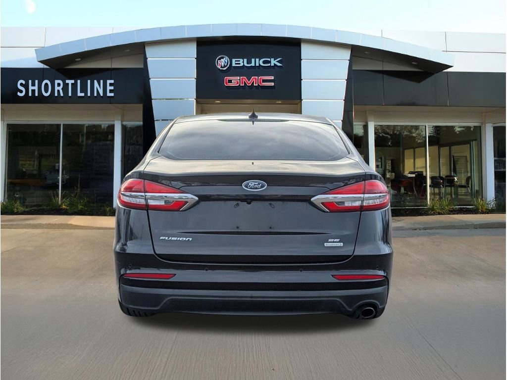 Used 2019 Ford Fusion SE image 4