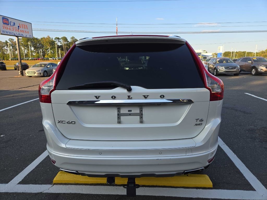 Used 2017 Volvo XC60 T6 Inscription w/ Climate Package image 7