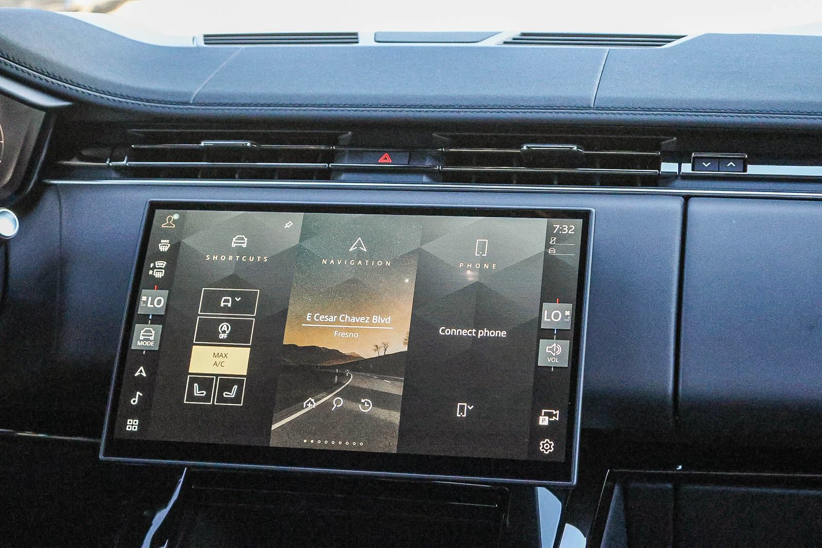 Certified 2026 Land Rover Range Rover Sport Dynamic SE AWD/4WD image 19