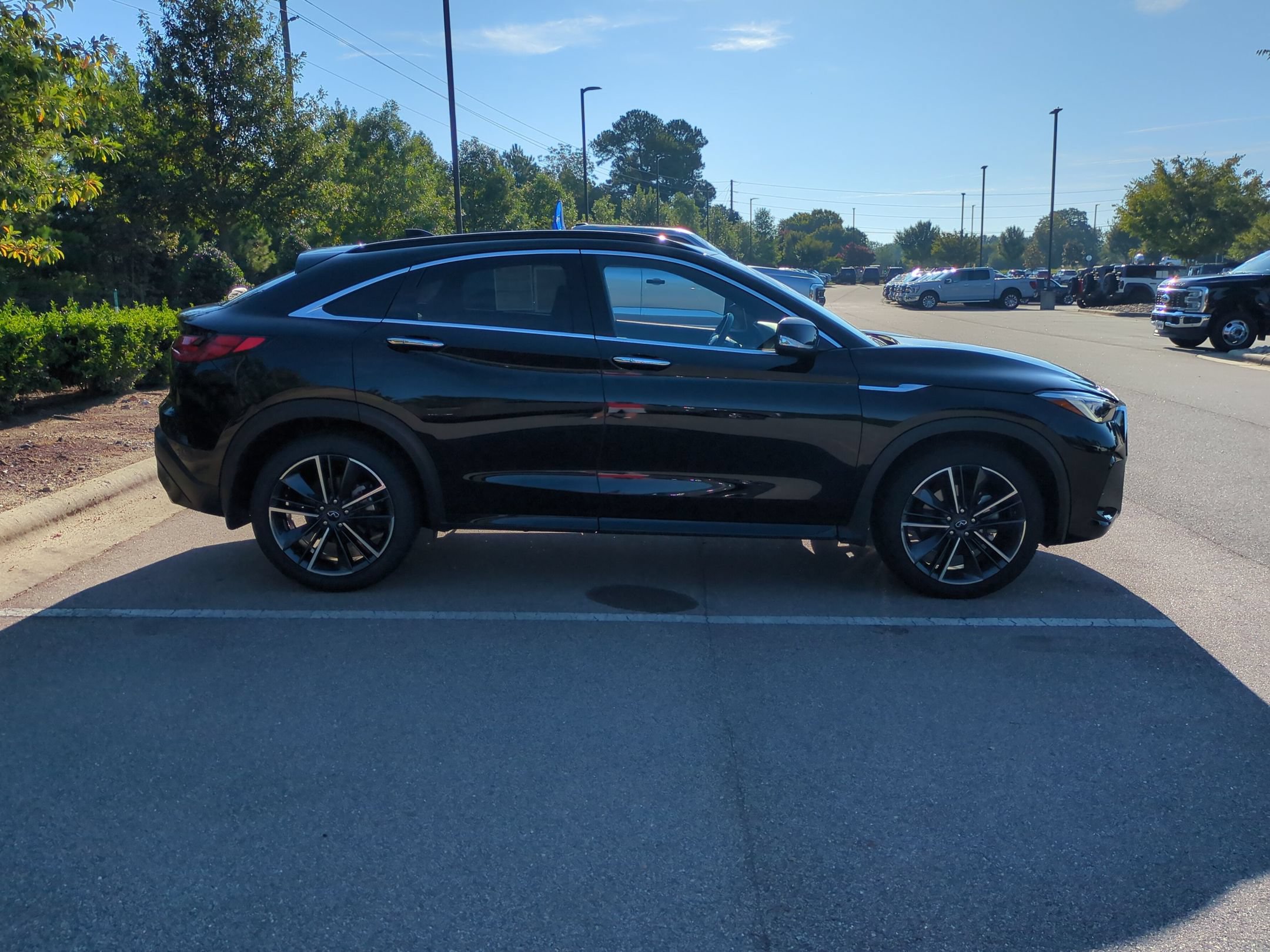 Used 2025 INFINITI QX55 Essential AWD/4WD image 3