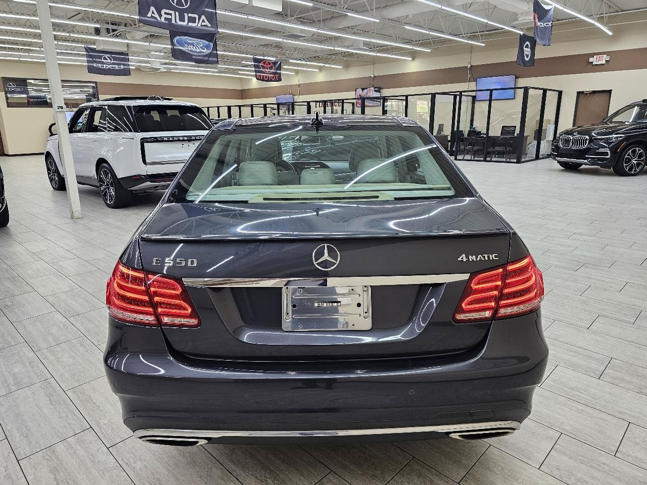 Used 2014 Mercedes-Benz E 550 4MATIC Sedan image 7