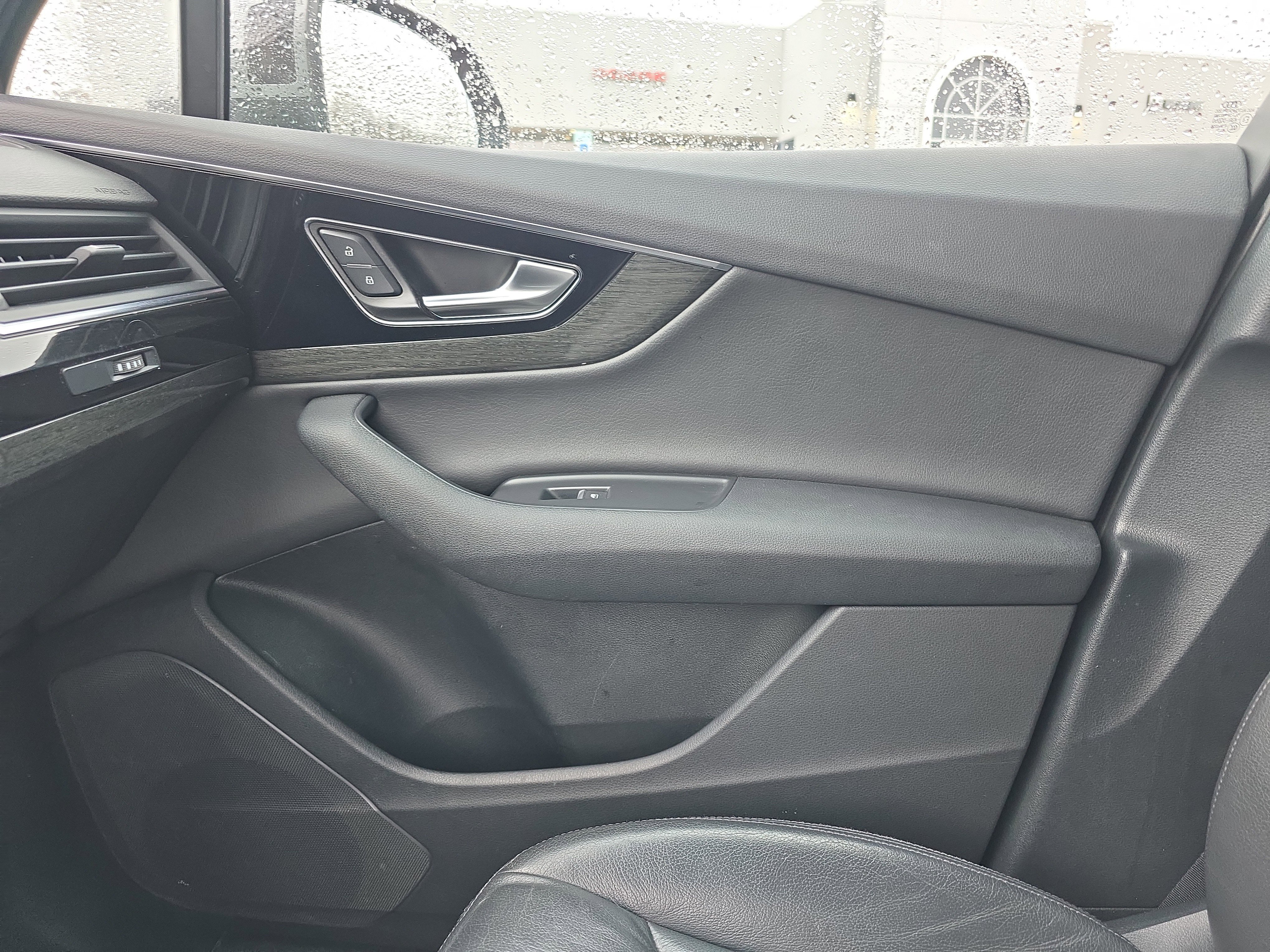 Used 2017 Audi Q7 3.0T Premium Plus w/ Premium Plus Package image 27