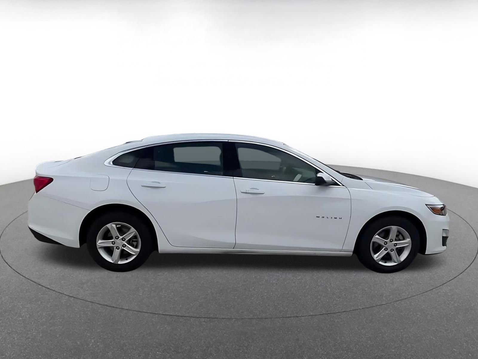 Used 2024 Chevrolet Malibu LT image 16
