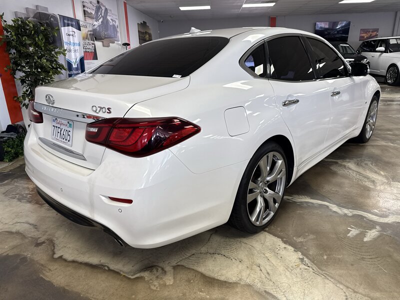 Used 2015 INFINITI Q70 3.7 w/ Sport Package RWD image 7