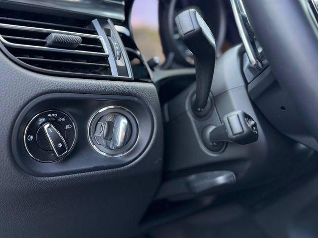 Certified 2026 Porsche Macan AWD/4WD image 17