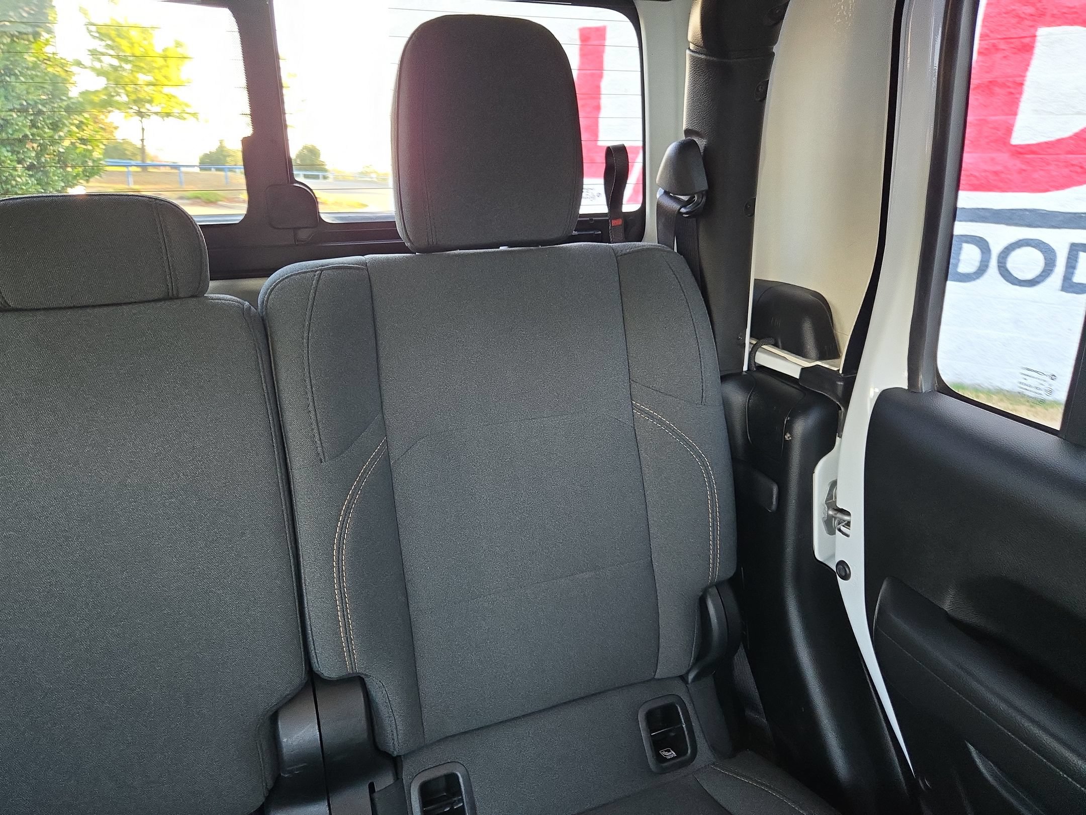 Used 2025 Jeep Gladiator Sport AWD/4WD image 14