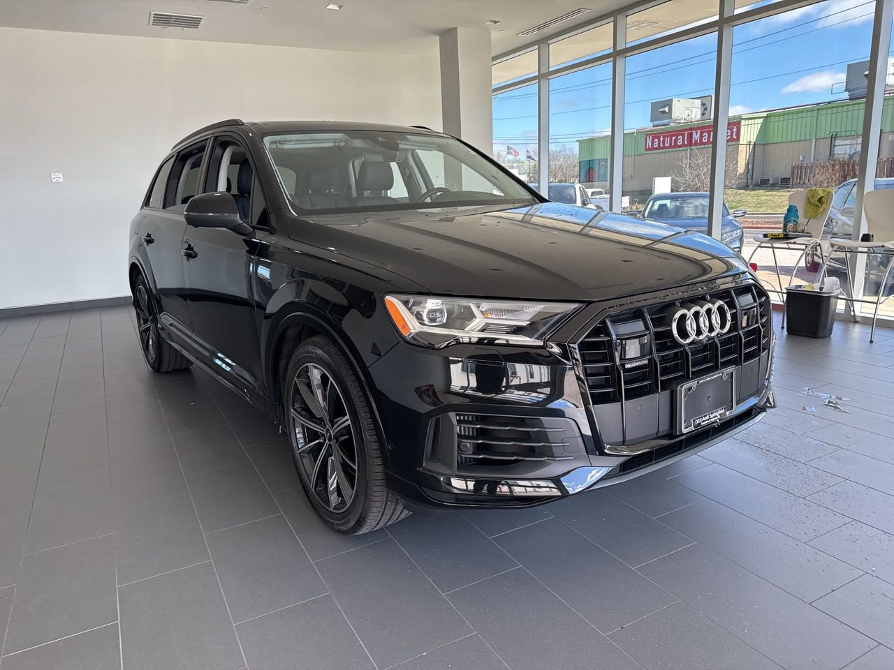 Used 2022 Audi Q7 3.0T Prestige image 2