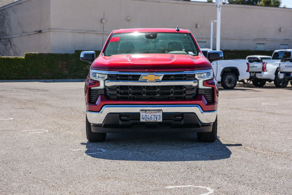 Used 2023 Chevrolet Silverado 1500 LT AWD/4WD image 2