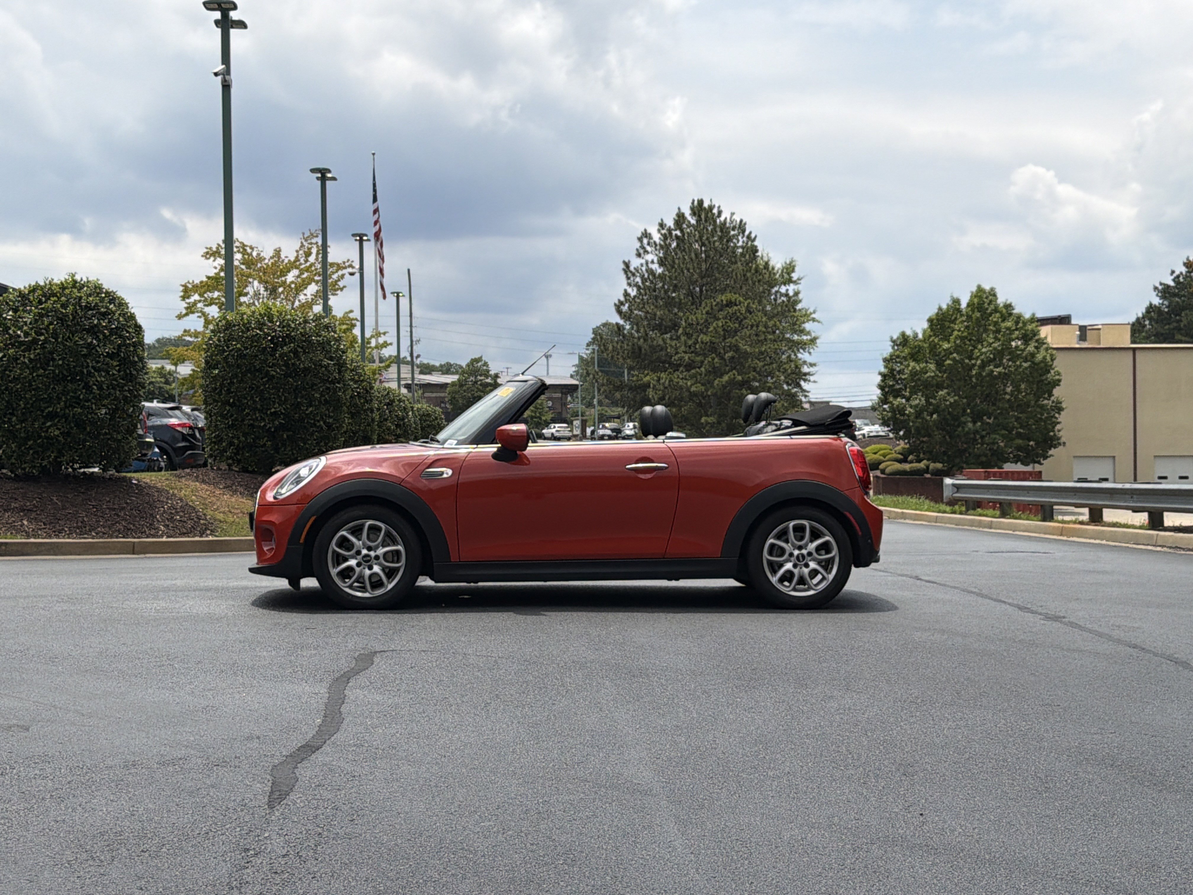 Used 2020 MINI Cooper Convertible w/ Premium Package FWD image 14