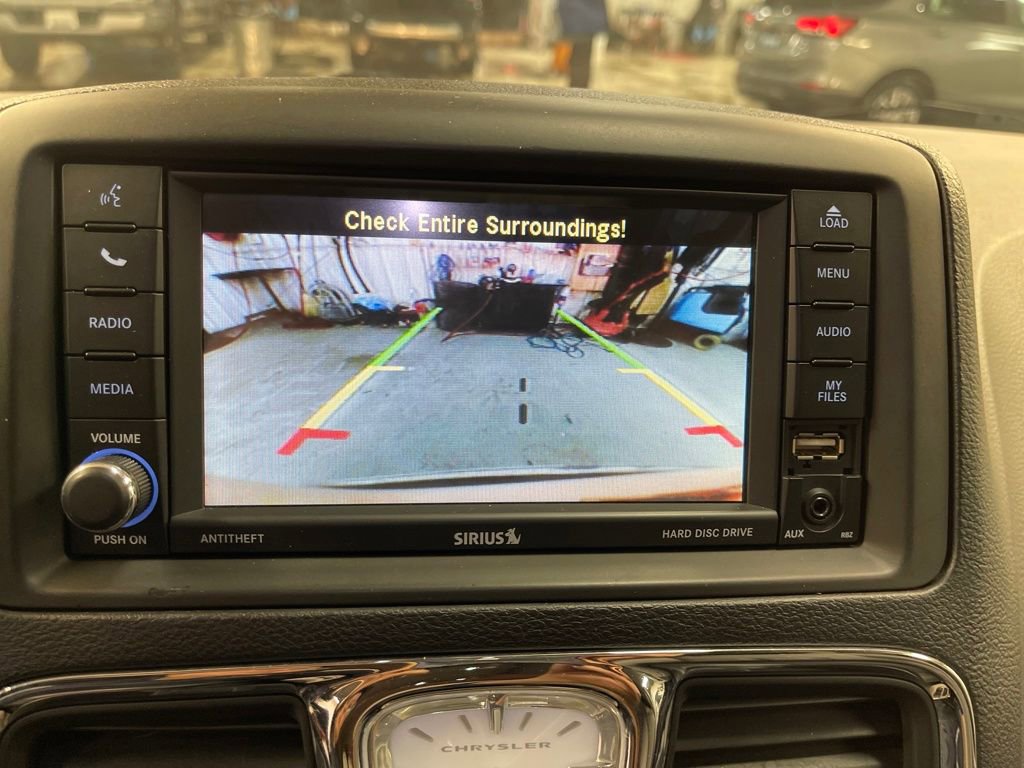 Used 2016 Chrysler Town & Country Touring image 20