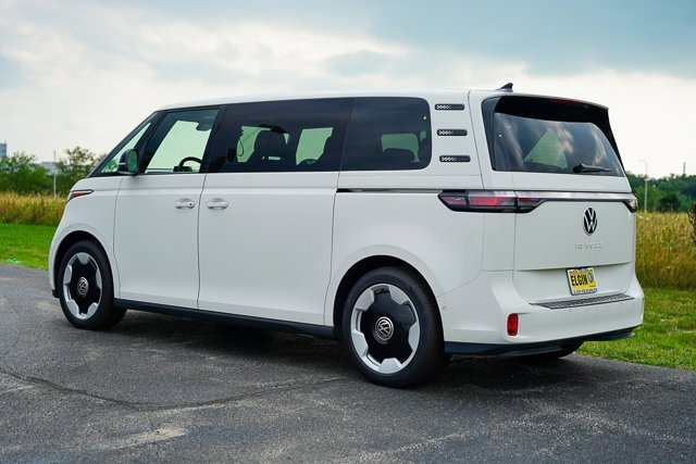 New 2025 Volkswagen ID. Buzz Pro S image 24