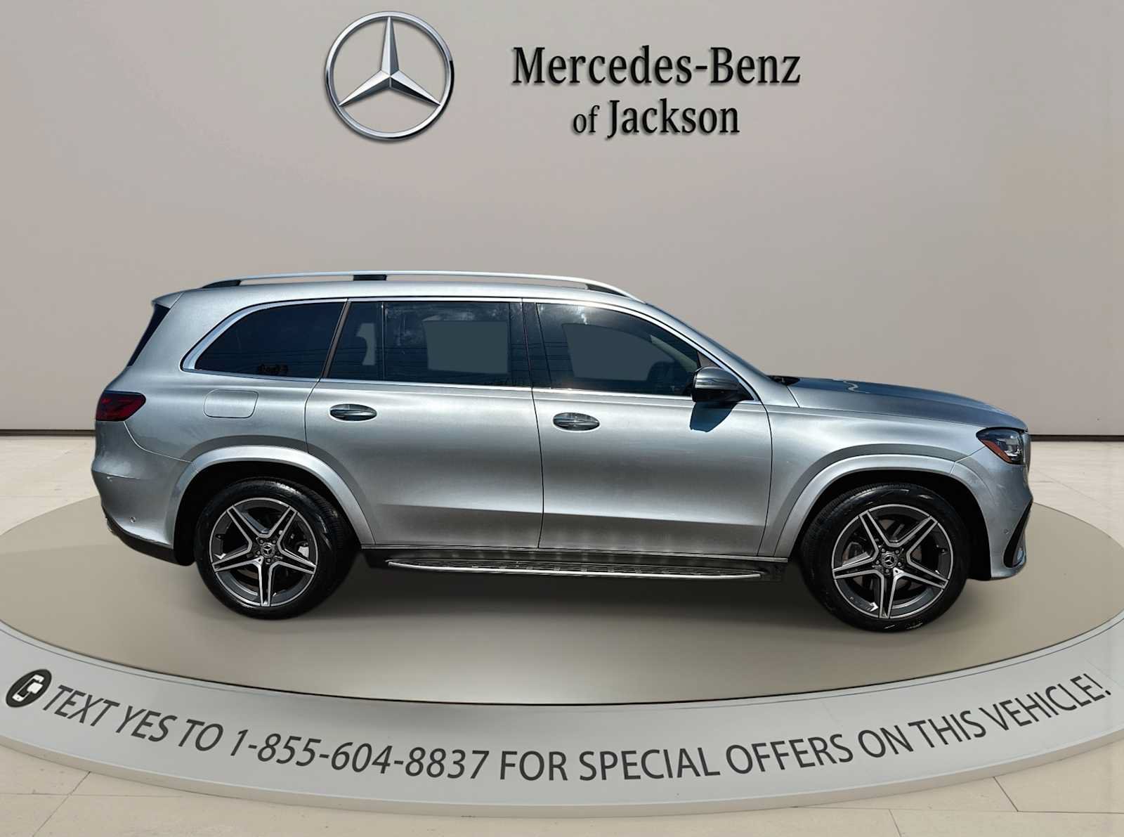 Used 2024 Mercedes-Benz GLS 450 4MATIC image 9