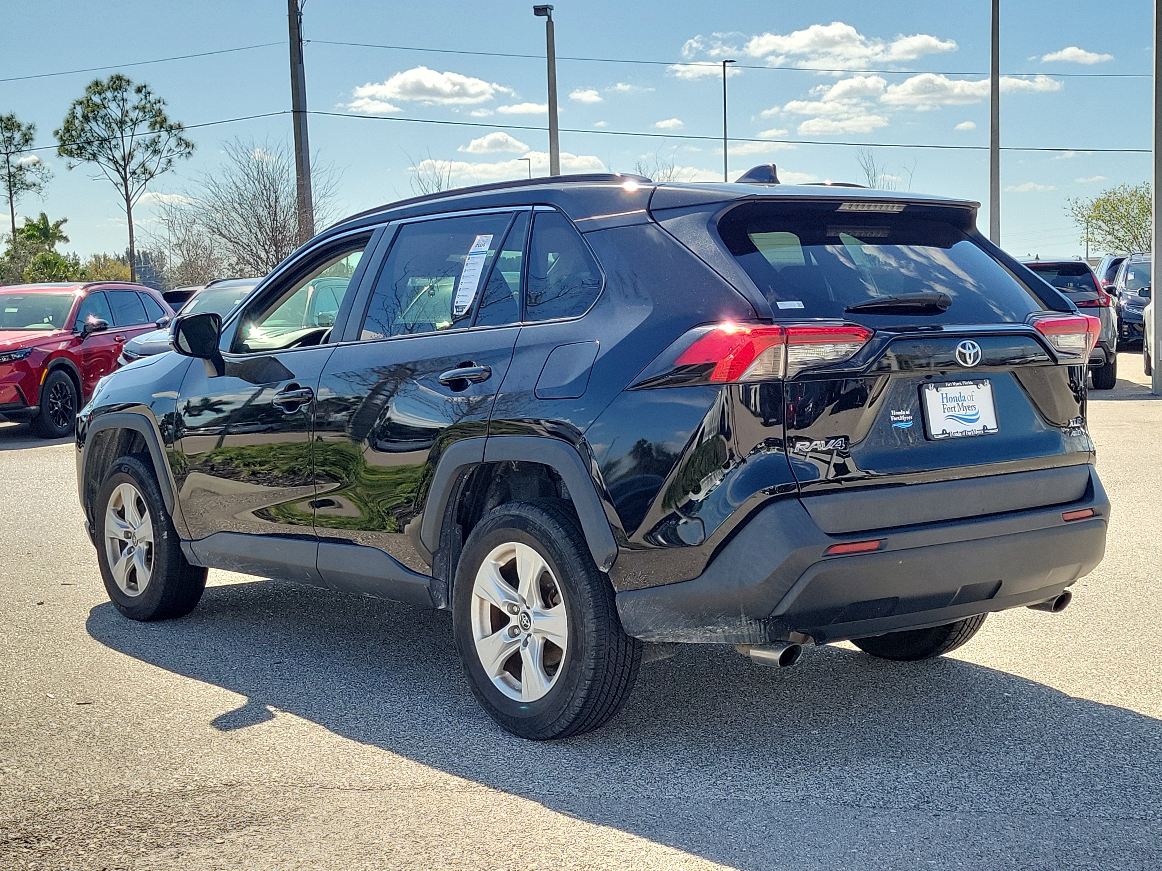 Used 2020 Toyota RAV4 XLE w/ All Weather Liner Package image 4