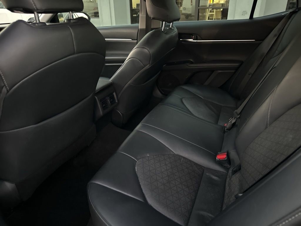 Used 2019 Toyota Camry XSE image 15
