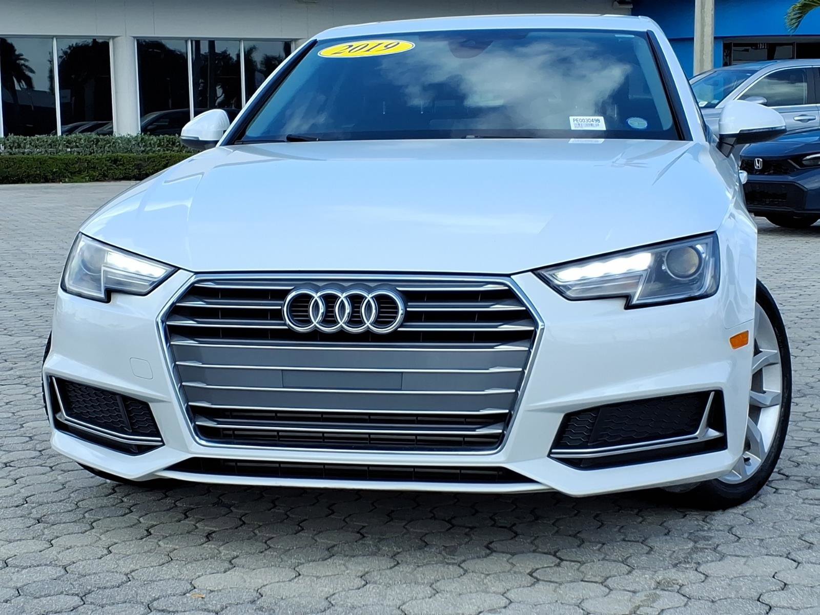 Used 2019 Audi A4 2.0T Premium w/ Convenience Package FWD image 2