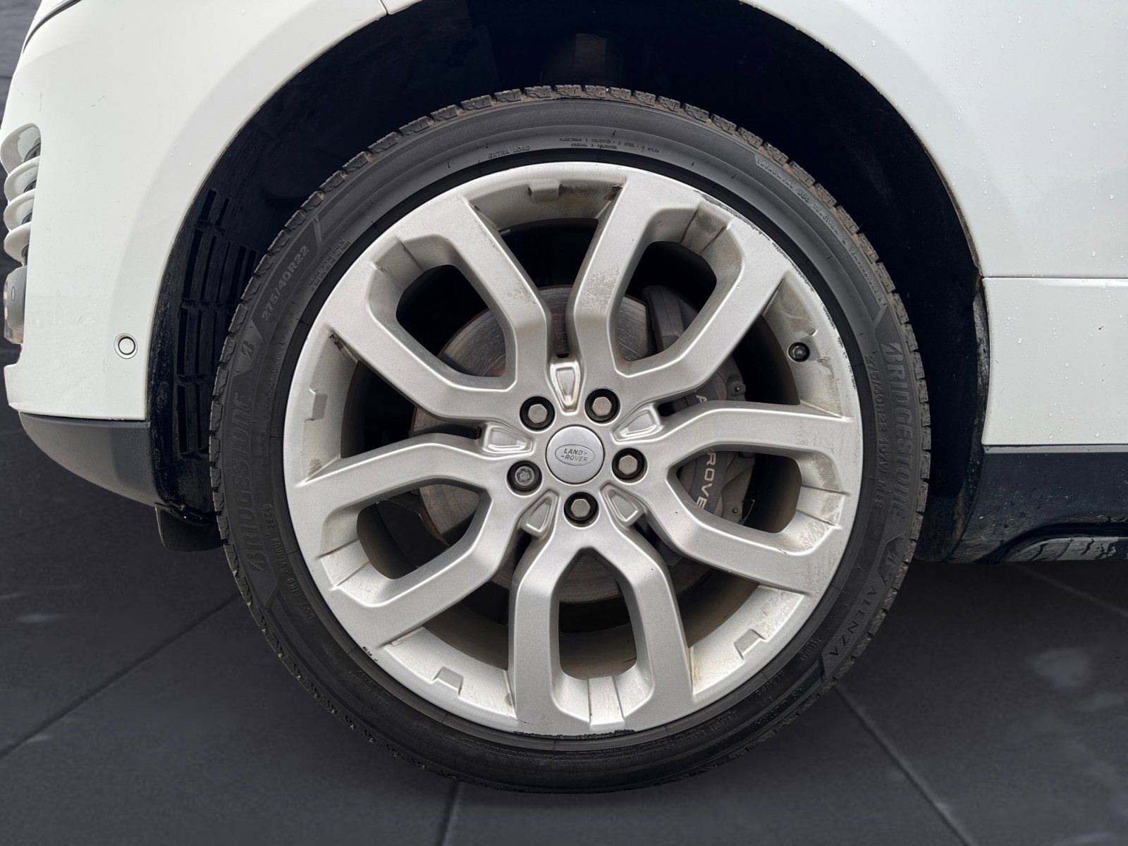 Used 2018 Land Rover Range Rover HSE image 14