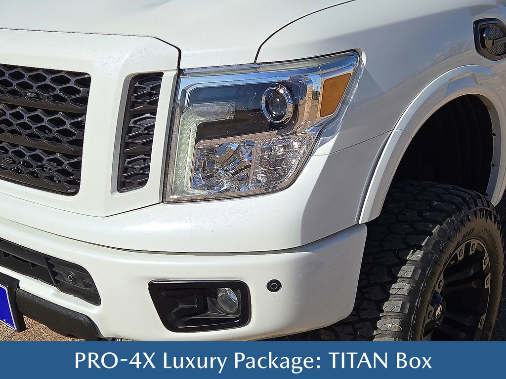 Used 2019 Nissan Titan PRO-4X w/ Pro-4x Convenience Package image 10
